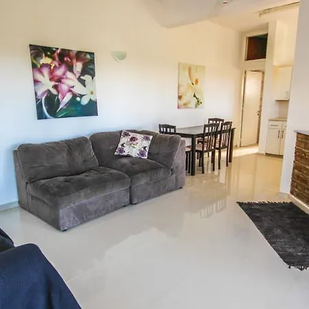 Orchard View * Maroni